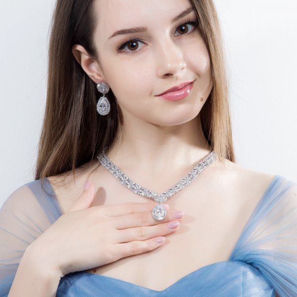 Bride's Round Zircon Wax Earrings Necklace Set